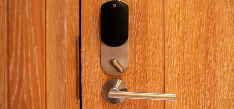Automatic Locking Door Knob Stockton